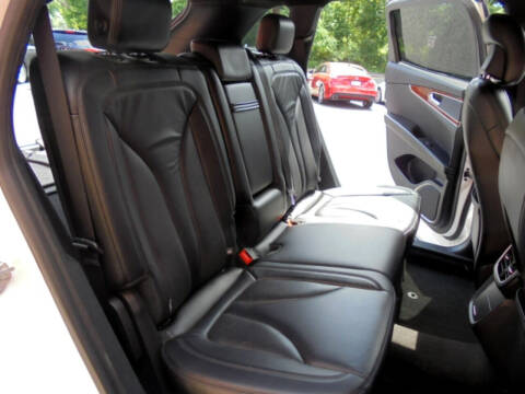 2019 Lincoln Nautilus Select