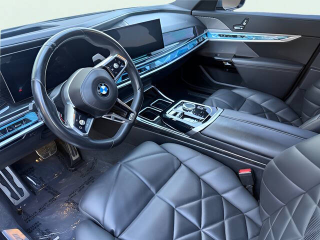 2023 BMW 7 Series 740i