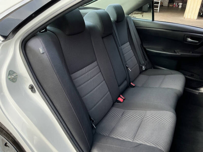 2017 Toyota Camry Hybrid LE