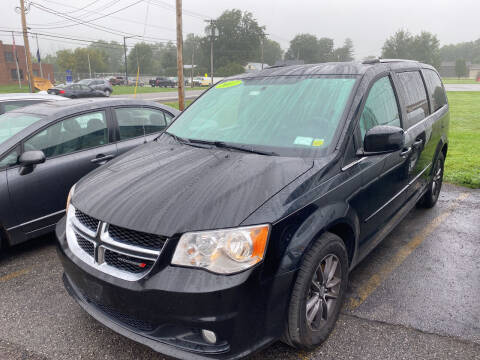 2017 Dodge Grand Caravan for sale at Ogden Auto Sales LLC in Spencerport NY
