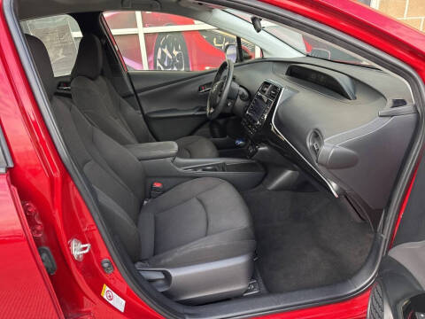 2022 Toyota Prius LE