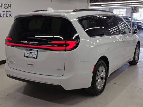 2022 Chrysler Pacifica Touring L