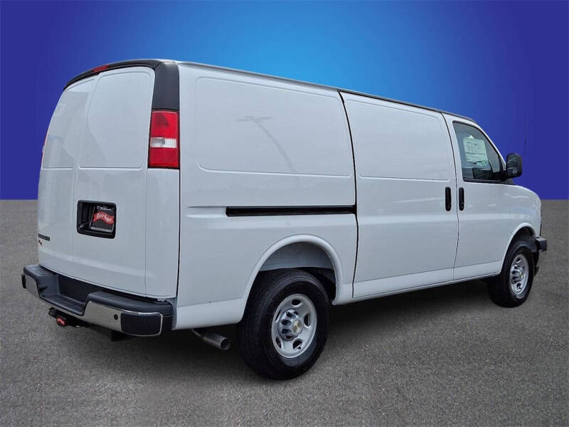 2025 Chevrolet Express 2500