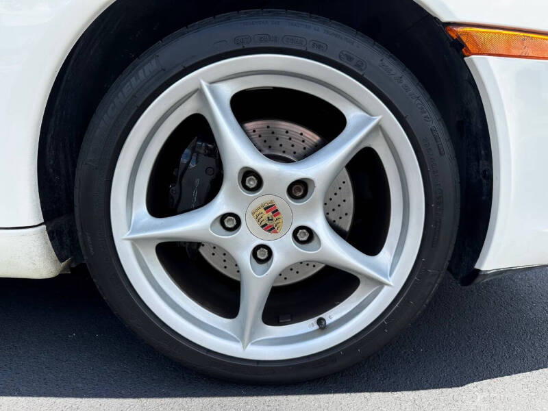 2004 Porsche 911 Carrera