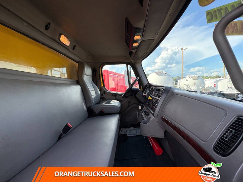 2019 Freightliner M2 106