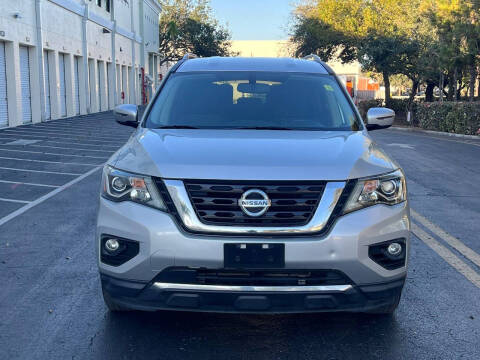 2020 Nissan Pathfinder SV