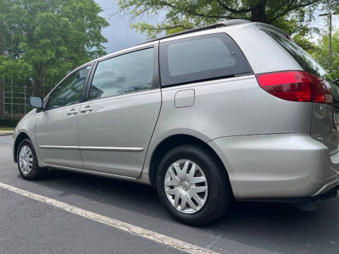 2005 Toyota Sienna CE 8 Passenger