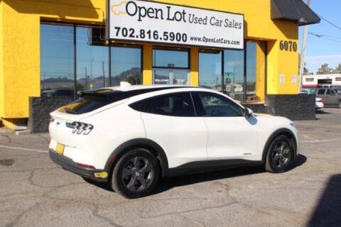 2022 Ford Mustang Mach-E Select