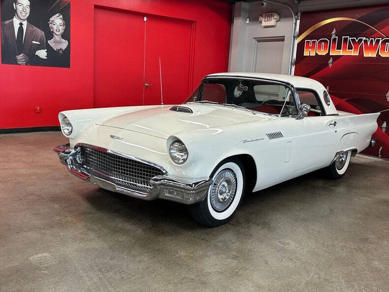 1957 Ford Thunderbird