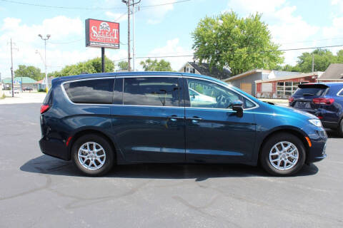 2023 Chrysler Pacifica Touring L