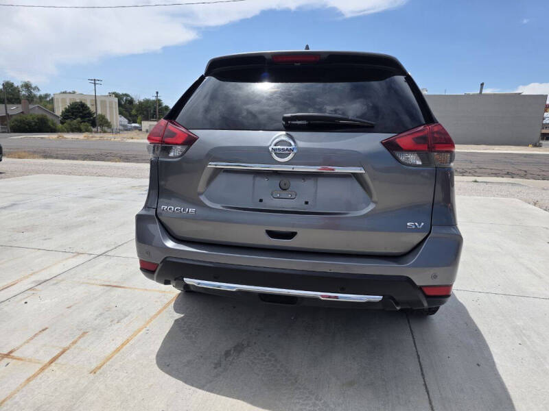 2020 Nissan Rogue SV