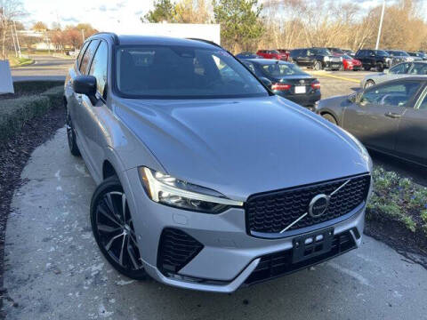 2025 Volvo XC60 B5 Plus Dark Theme