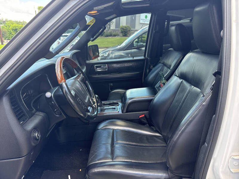 2017 Lincoln Navigator Select