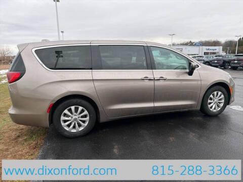 2017 Chrysler Pacifica Touring