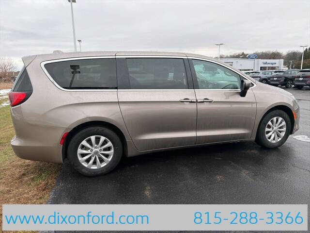 2017 Chrysler Pacifica Touring