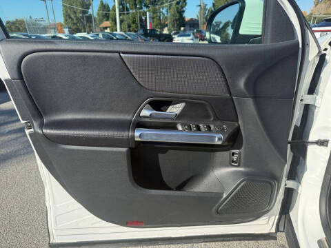 2022 Mercedes-Benz GLB GLB 250 4MATIC