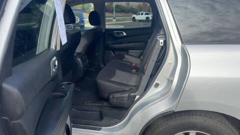 2020 Nissan Pathfinder SV