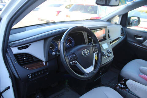 2015 Toyota Sienna