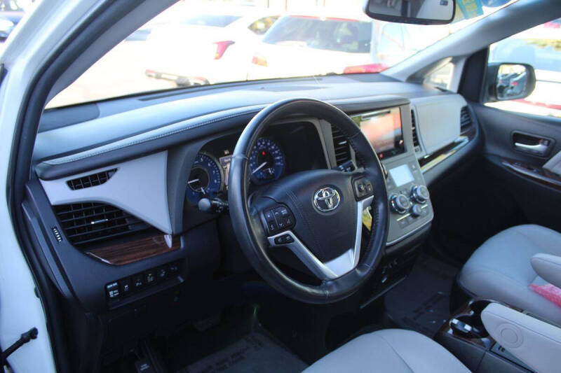 2015 Toyota Sienna