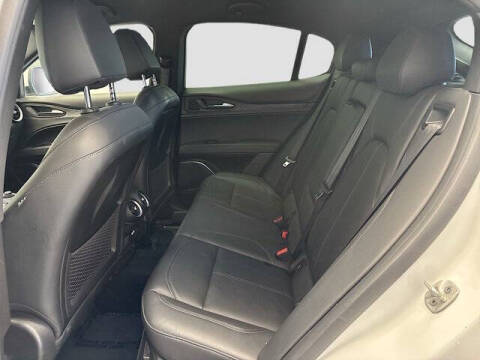 2022 Alfa Romeo Stelvio Sprint