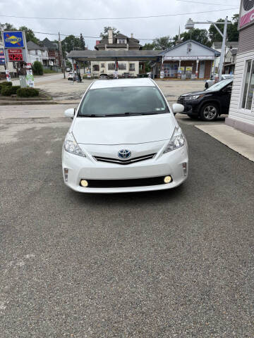 2012 Toyota Prius v Five