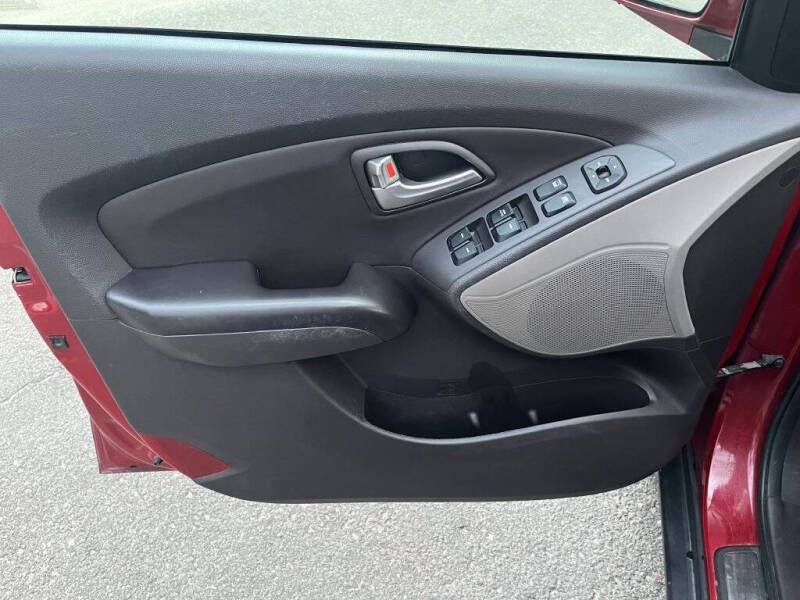 Image 9 of 2013 Hyundai Tucson Limited