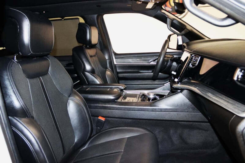 2022 Jeep Wagoneer Series III