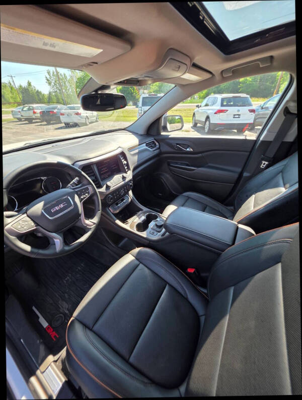 2023 GMC Acadia AT4