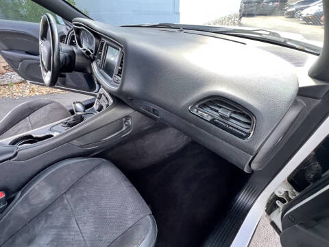 2016 Dodge Challenger R/T Plus