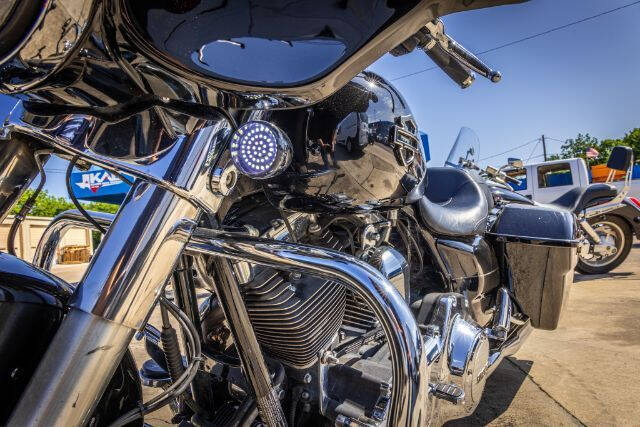 2011 Harley-Davidson FLHXI