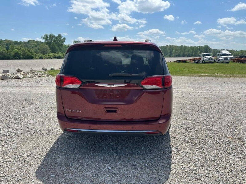 2017 Chrysler Pacifica Touring-L Plus