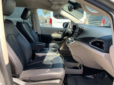 2023 Chrysler Pacifica Touring L