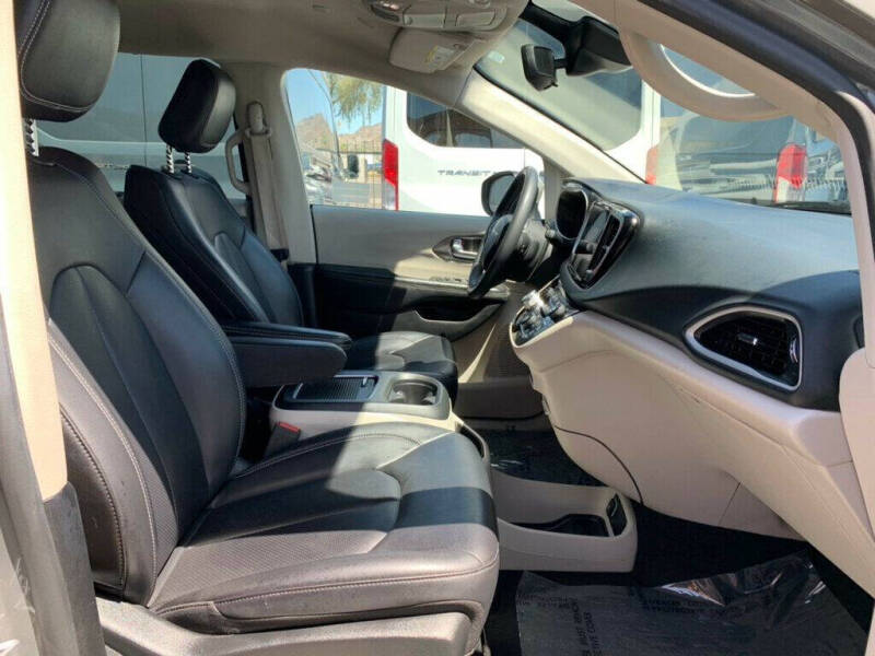 2023 Chrysler Pacifica Touring L