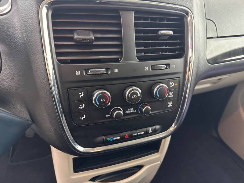 2017 Dodge Grand Caravan SE