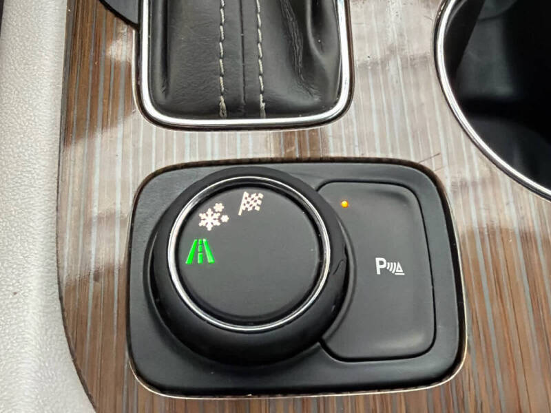 2017 GMC Acadia SLE-2