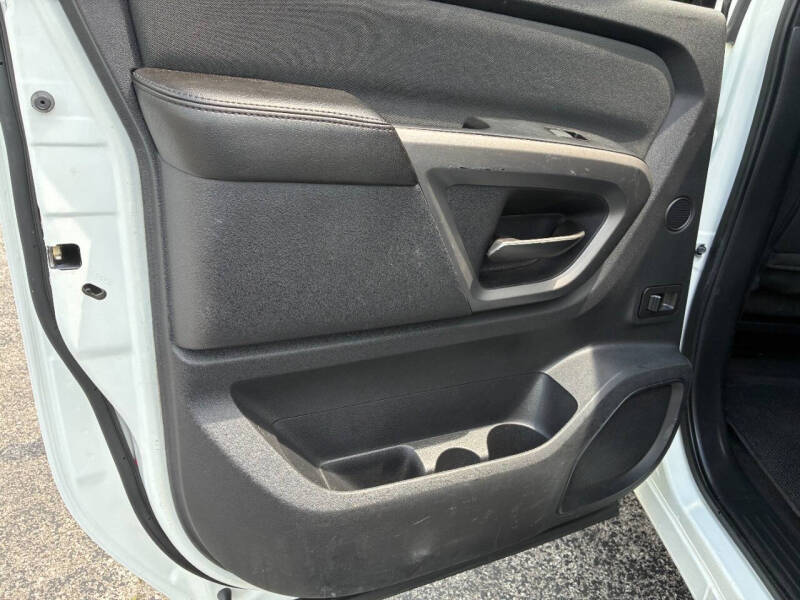 2015 Nissan Titan