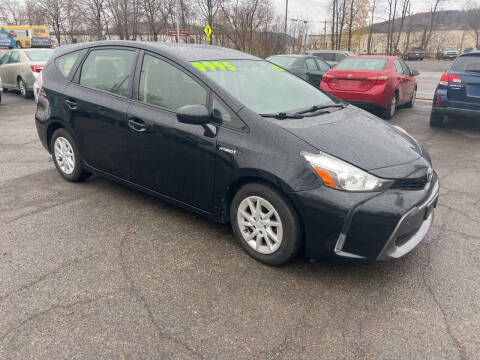 2015 Toyota Prius v Two