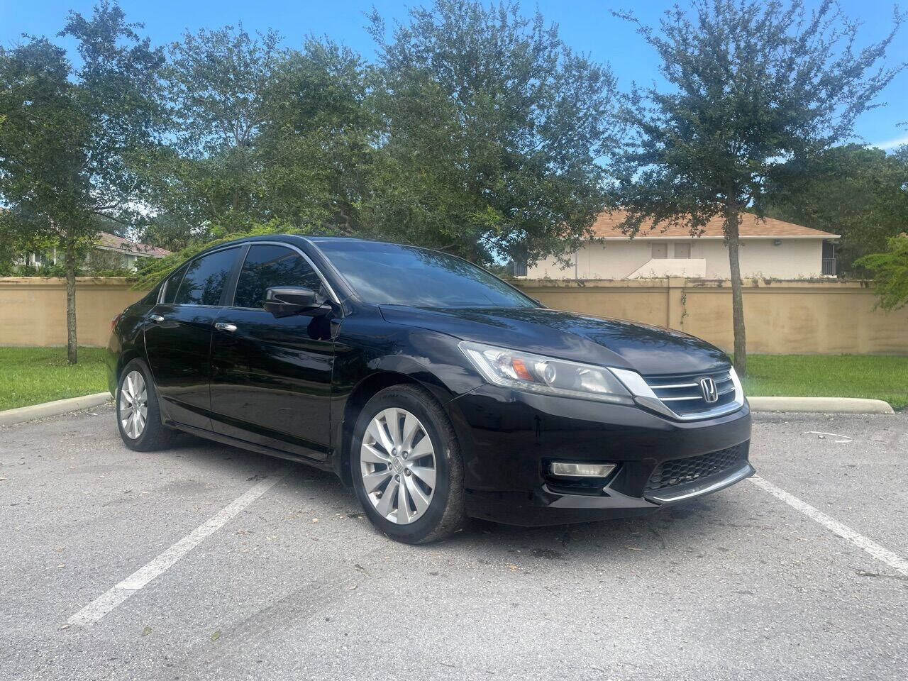 2013 Honda Accord Sedan - $9,900