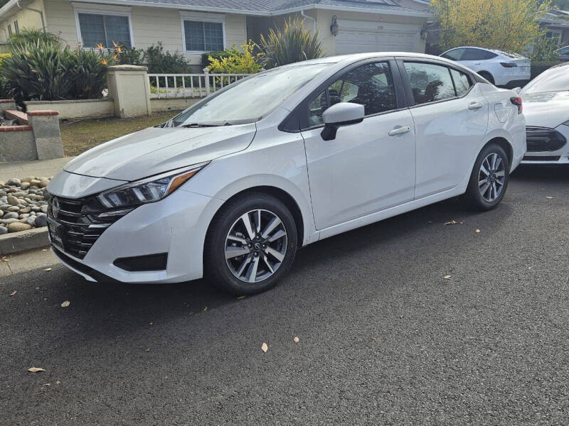 2023 Nissan Versa SV