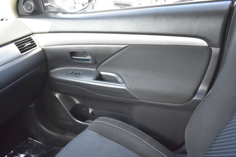 2018 Mitsubishi Outlander SE