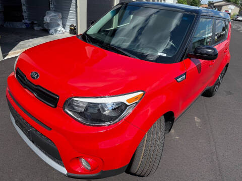 2017 Kia Soul +