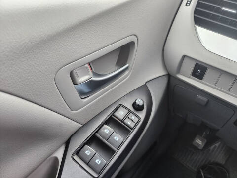 2017 Toyota Sienna LE 8-Passenger