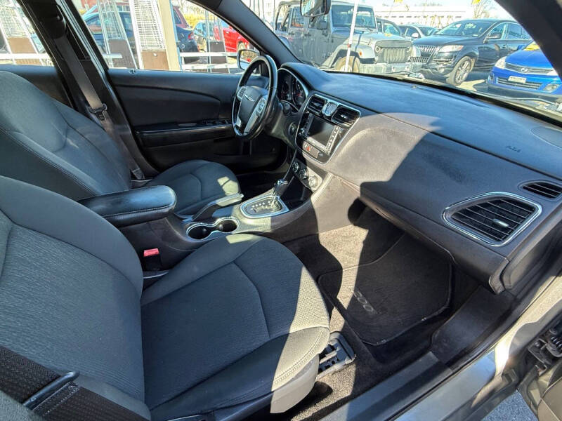 2011 Chrysler 200 Touring