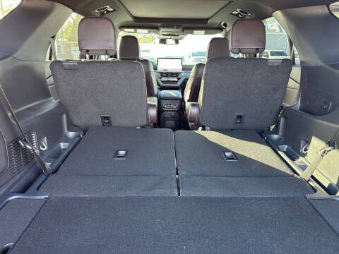 2025 Ford Explorer Platinum