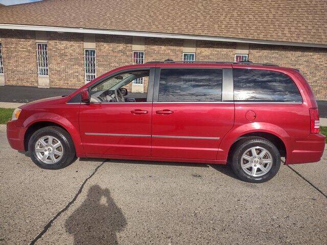 2009 Chrysler Town and Country for sale at City Wide Auto Sales in Roseville MI