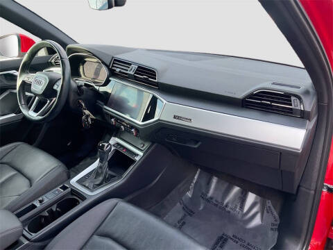 2019 Audi Q3 quattro Premium 45 TFSI