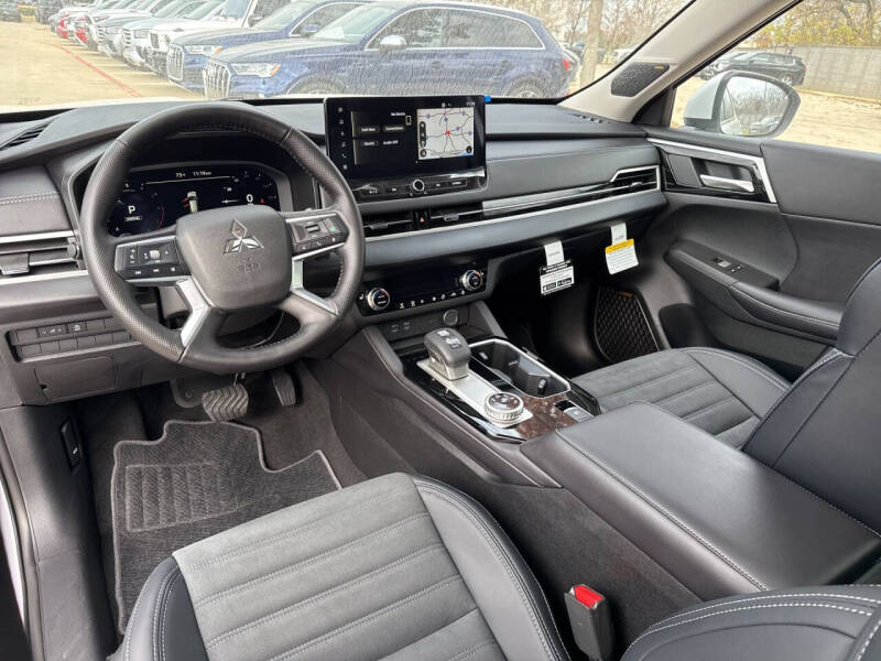 2026 Mitsubishi Outlander SE