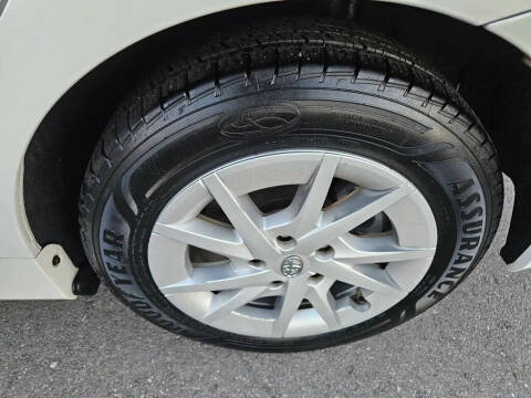 2014 Toyota Prius v Three