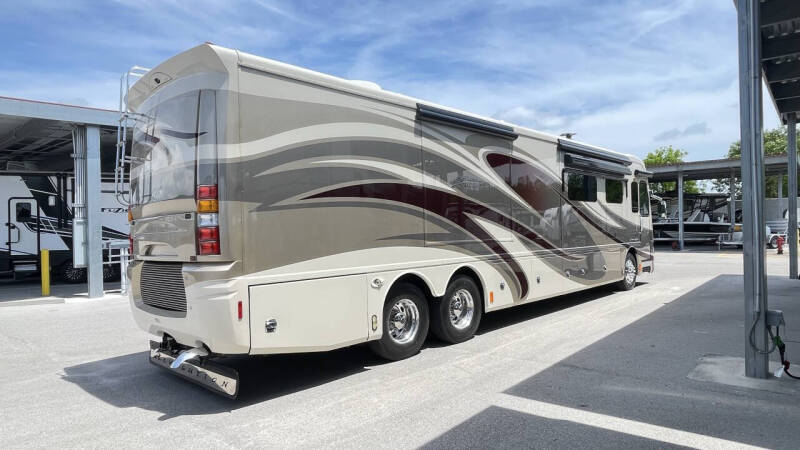 2013 Freightliner XCM Chassis