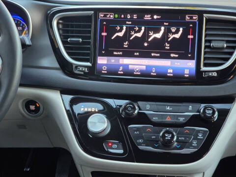 2022 Chrysler Pacifica Touring L